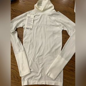 Lululemon swiftly speed turtleneck top